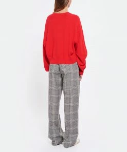 LOULOU STUDIO Pull Col V Cachemire Rouge -Boutique MAJESTIC FILATURES unnamed file 1127