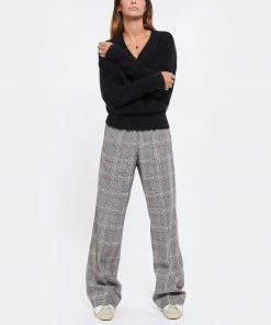 MAJESTIC FILATURES Pull Col V Raccoon Noir 10 MAJESTIC FILATURES Pull Col V Raccoon Noir -Boutique MAJESTIC FILATURES unnamed file 1131