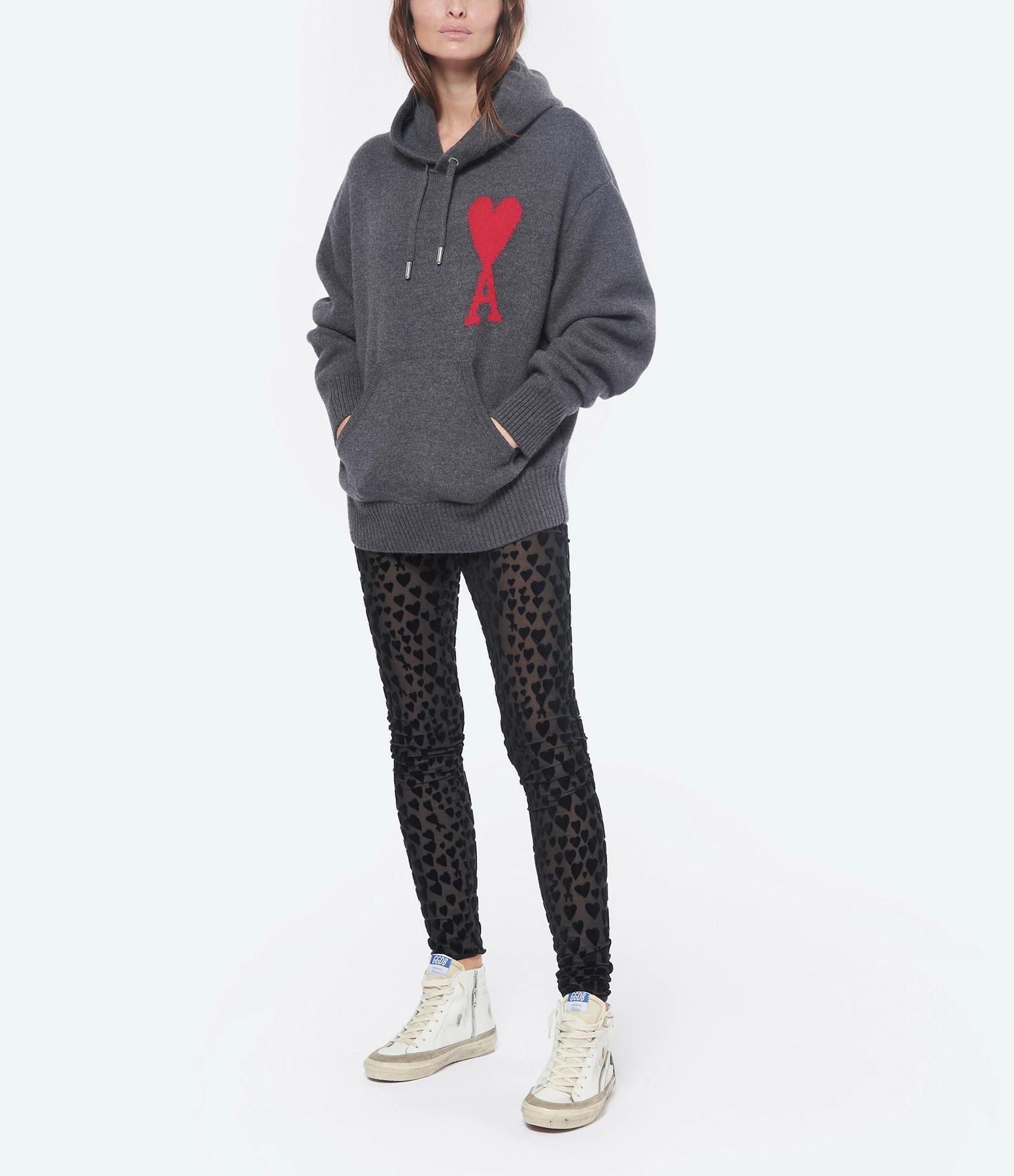 AMI PARIS Pull Hoodie Unisexe Ami De Cœur Laine Gris Rouge 6 AMI PARIS Pull Hoodie Unisexe Ami De Cœur Laine Gris Rouge – Image 4