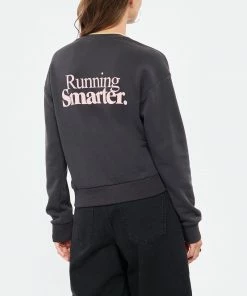 NEW BALANCE Sweatshirt NB Athletics 70s Run Coton Phantom 11 NEW BALANCE Sweatshirt NB Athletics 70s Run Coton Phantom -Boutique MAJESTIC FILATURES unnamed file 1386