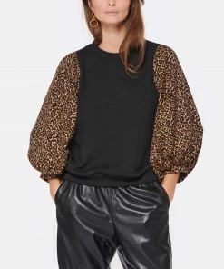 ESSENTIEL ANTWERP Sweat Crema Coton Noir -Boutique MAJESTIC FILATURES unnamed file 1442