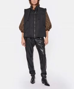 ESSENTIEL ANTWERP Sweat Crema Coton Noir -Boutique MAJESTIC FILATURES unnamed file 1443