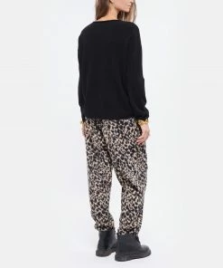 MAJESTIC FILATURES Pull Col Bateau Cachemire Noir 11 MAJESTIC FILATURES Pull Col Bateau Cachemire Noir -Boutique MAJESTIC FILATURES unnamed file 167