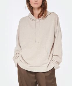 JEANNE VOULAND Sweatshirt Hoodie Gian Laine Beige 9 JEANNE VOULAND Sweatshirt Hoodie Gian Laine Beige -Boutique MAJESTIC FILATURES unnamed file 1860