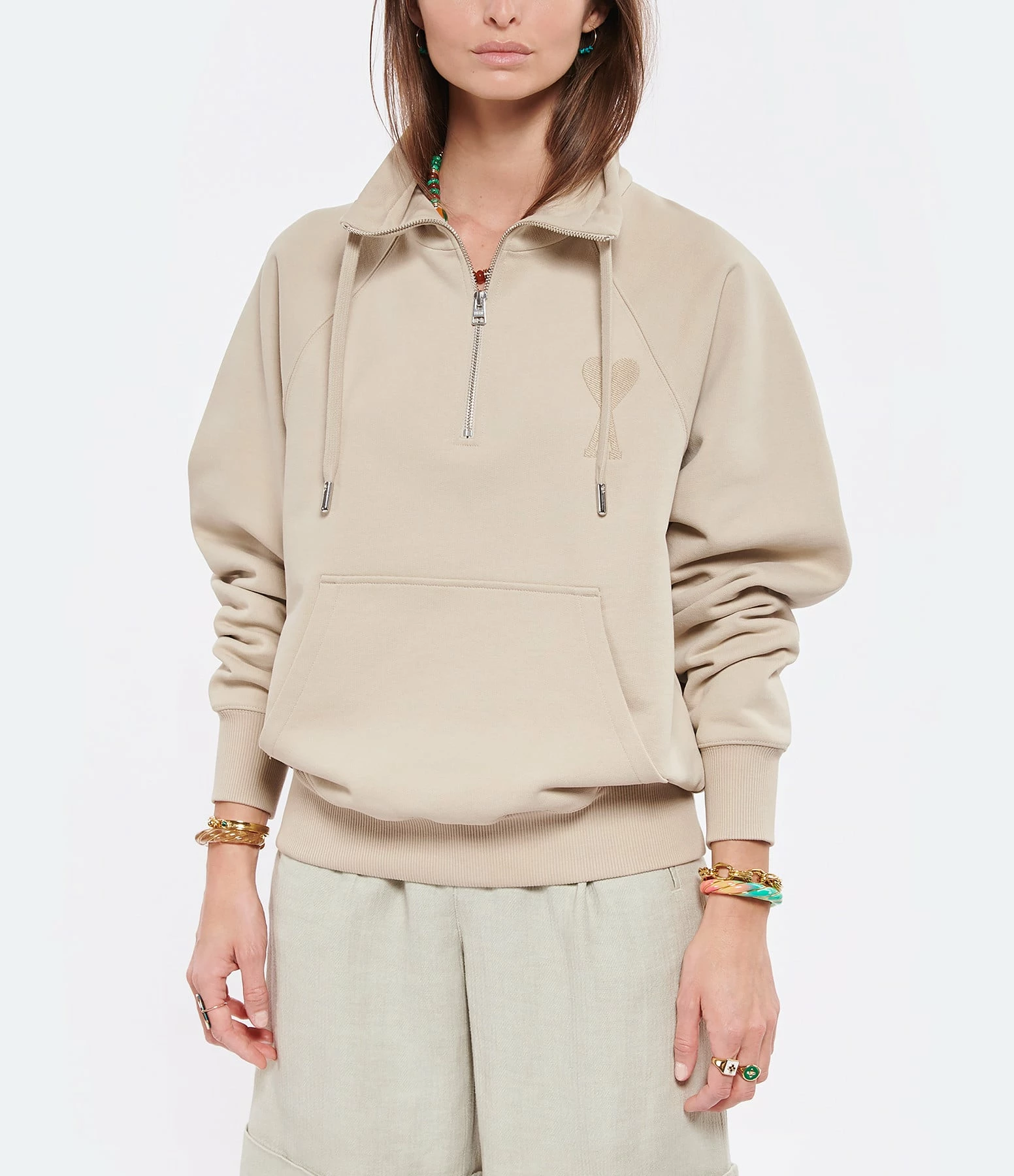 AMI PARIS Sweatshirt Zippé Unisexe Ami De Cœur Coton Biologique Beige 4 AMI PARIS Sweatshirt Zippé Unisexe Ami De Cœur Coton Biologique Beige – Image 2