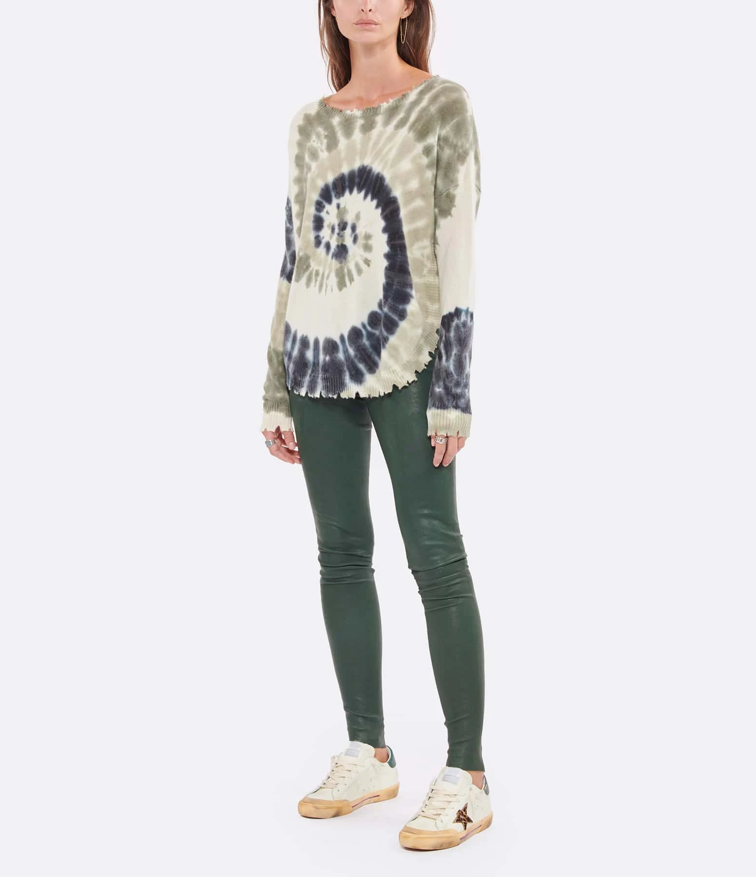 KUJTEN Pull Mela Sunny Col Rond Cachemire Kaki Foncé 6 KUJTEN Pull Mela Sunny Col Rond Cachemire Kaki Foncé – Image 4
