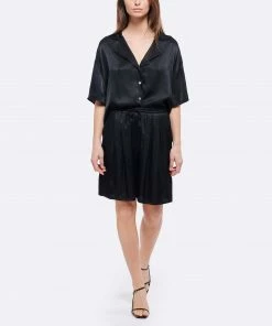 JEANNE VOULAND Bermuda Hero Satin Noir -Boutique MAJESTIC FILATURES unnamed file 2492