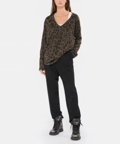 MAJESTIC FILATURES Tee-shirt Col V Coton Léopard Camel -Boutique MAJESTIC FILATURES unnamed file 3075