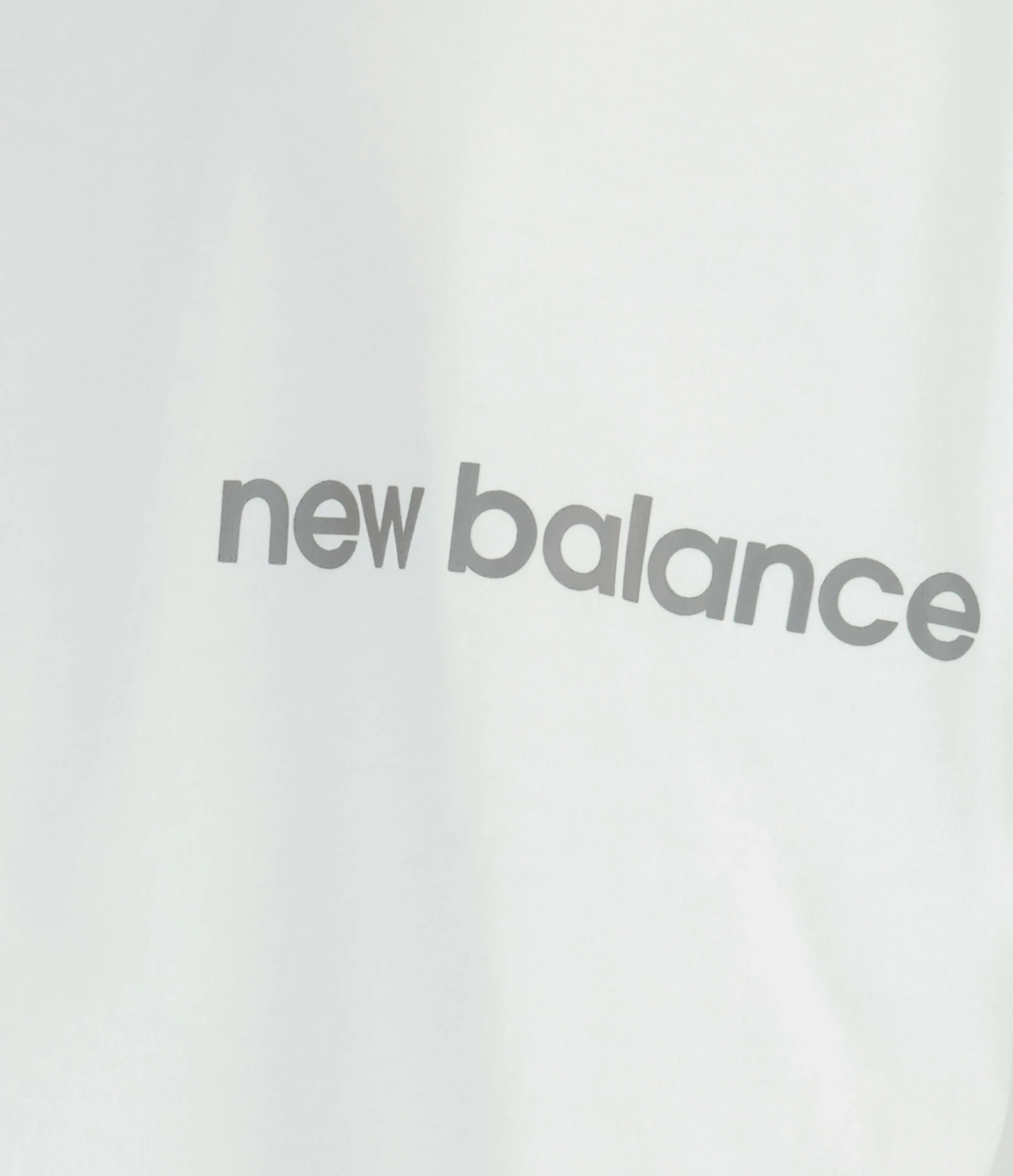 NEW BALANCE Tee-shirt NB Essentials Graphic Coton Blanc 4 NEW BALANCE Tee-shirt NB Essentials Graphic Coton Blanc – Image 2