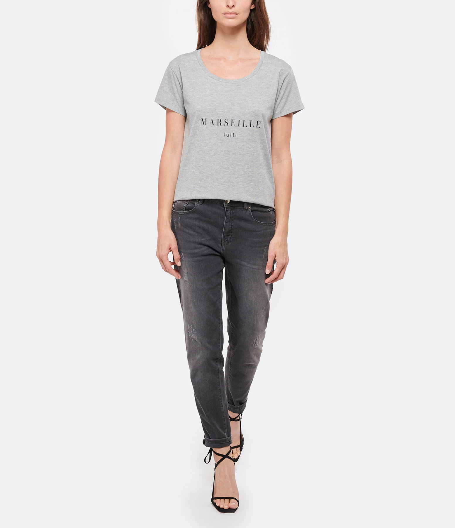 Tee-shirt Lulli Marseille Col Rond Coton Gris, Collaboration Jeanne Vouland X Lulli 6 Tee-shirt Lulli Marseille Col Rond Coton Gris, Collaboration Jeanne Vouland X Lulli – Image 4