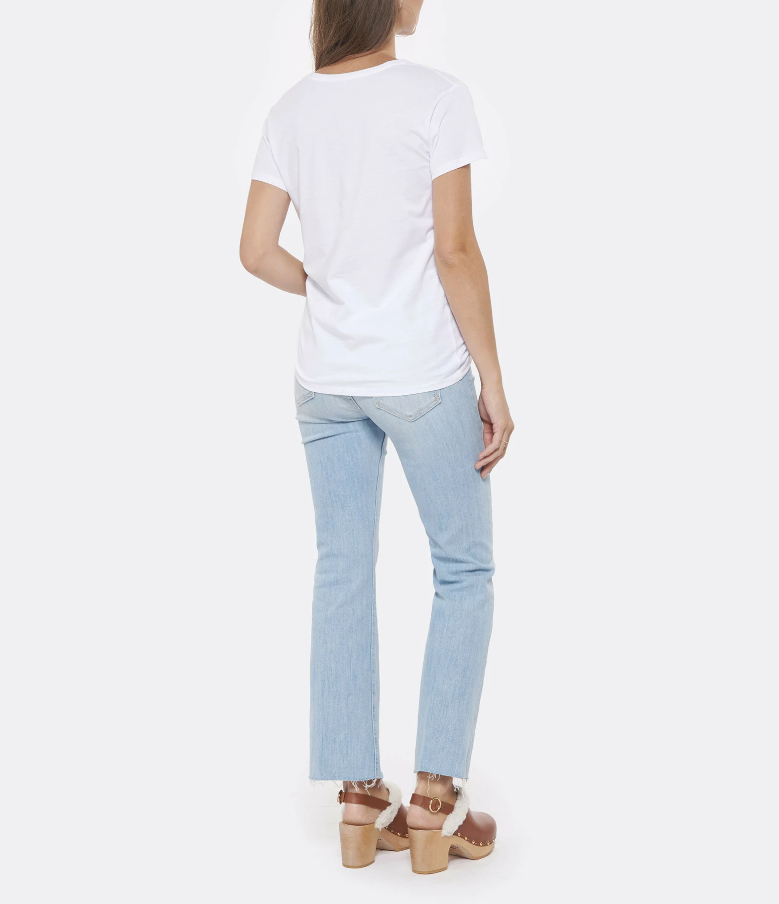Tee-shirt Lulli Marseille Col V Coton Bio Blanc, Collaboration Jeanne Vouland X Lulli 6 Tee-shirt Lulli Marseille Col V Coton Bio Blanc, Collaboration Jeanne Vouland X Lulli – Image 4