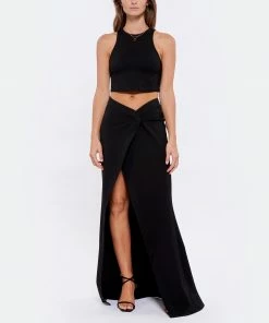 OUD Top Court Mama Noir -Boutique MAJESTIC FILATURES unnamed file 3363