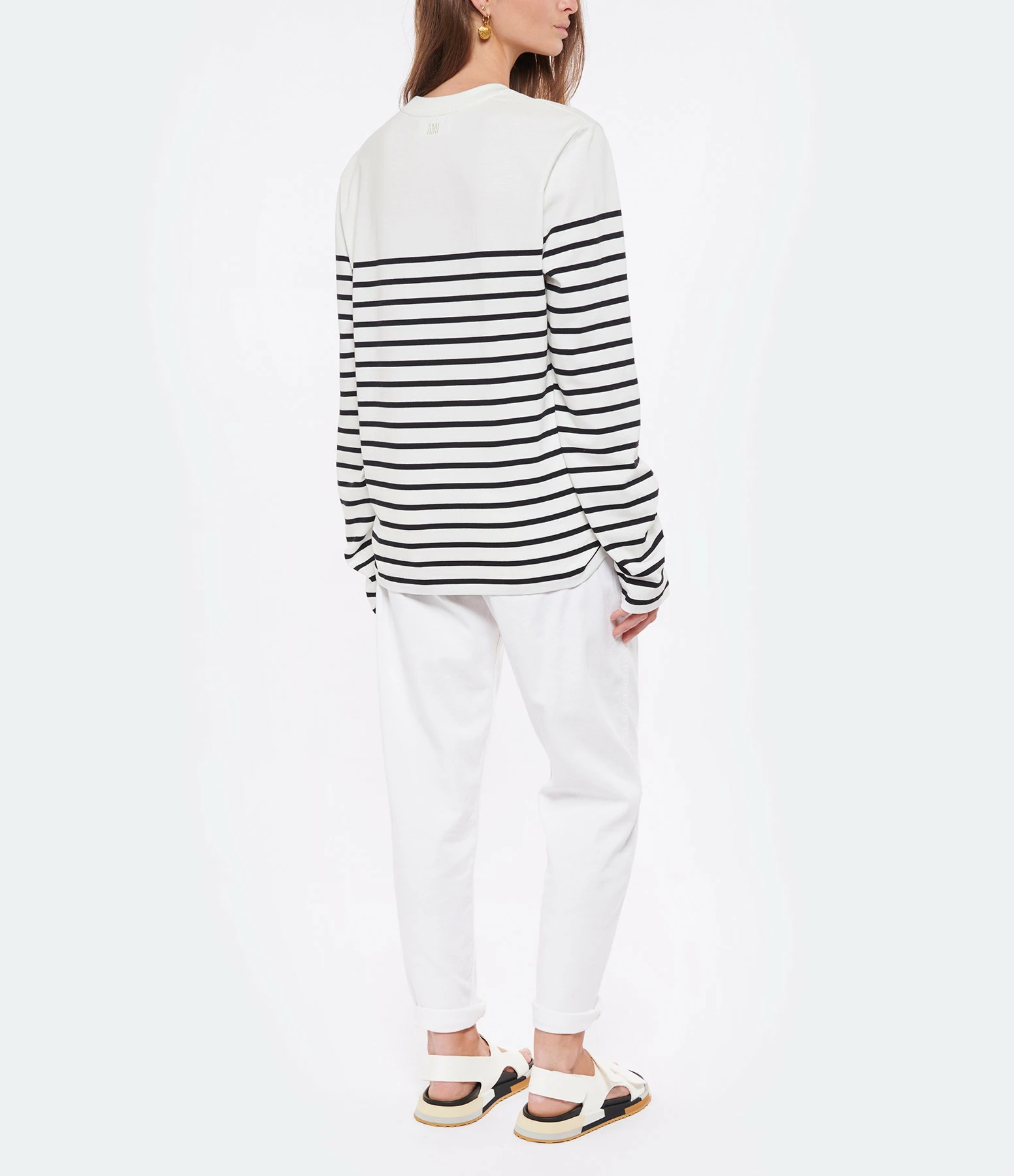 AMI PARIS Marinière Unisexe Ami De Cœur Coton Biologique Blanc Noir 6 AMI PARIS Marinière Unisexe Ami De Cœur Coton Biologique Blanc Noir – Image 4