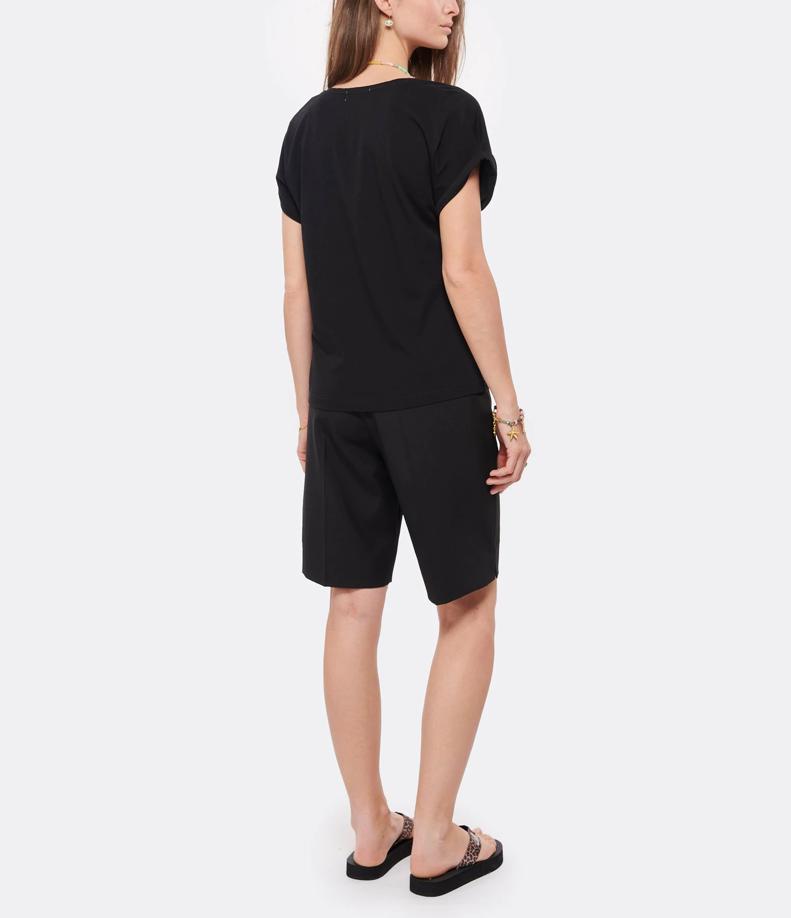 MAISON LABICHE Tee-shirt Col V Legend Coton Biologique Noir 7 MAISON LABICHE Tee-shirt Col V Legend Coton Biologique Noir – Image 5