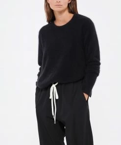 CT PLAGE Pull Col Rond Raccoon Noir -Boutique MAJESTIC FILATURES unnamed file 368