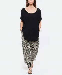 MAEVY MOUVEMENT LIBRE Tee-shirt Parfait Bambou Noir 10 MAEVY MOUVEMENT LIBRE Tee-shirt Parfait Bambou Noir -Boutique MAJESTIC FILATURES unnamed file 3696