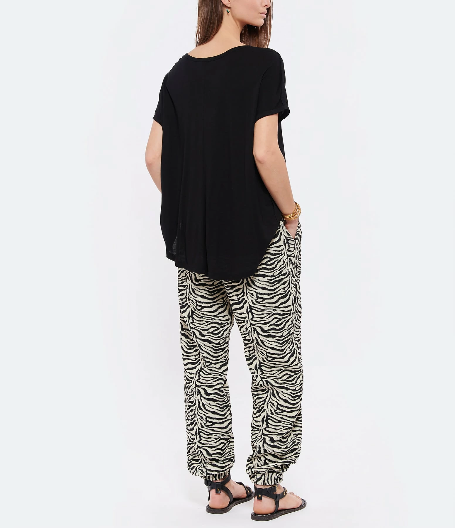 MAEVY MOUVEMENT LIBRE Tee-shirt Parfait Bambou Noir 7 MAEVY MOUVEMENT LIBRE Tee-shirt Parfait Bambou Noir – Image 5
