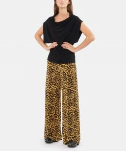 NORMA KAMALI Top Noir Manches Chauves Souris 10 NORMA KAMALI Top Noir Manches Chauves Souris -Boutique MAJESTIC FILATURES unnamed file 3814