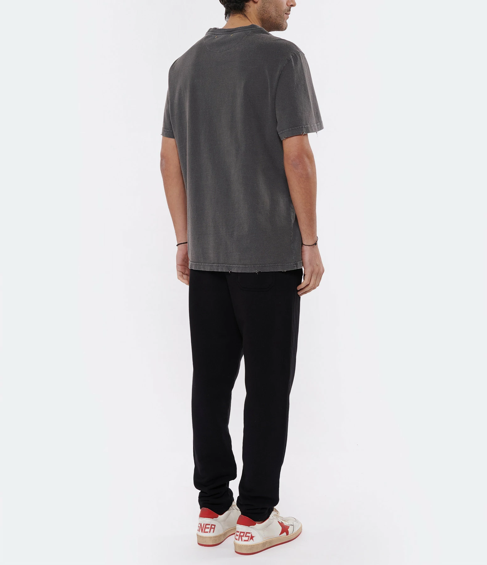 GOLDEN GOOSE Tee-shirt Homme Golden Patch Coton Anthracite 7 GOLDEN GOOSE Tee-shirt Homme Golden Patch Coton Anthracite – Image 5