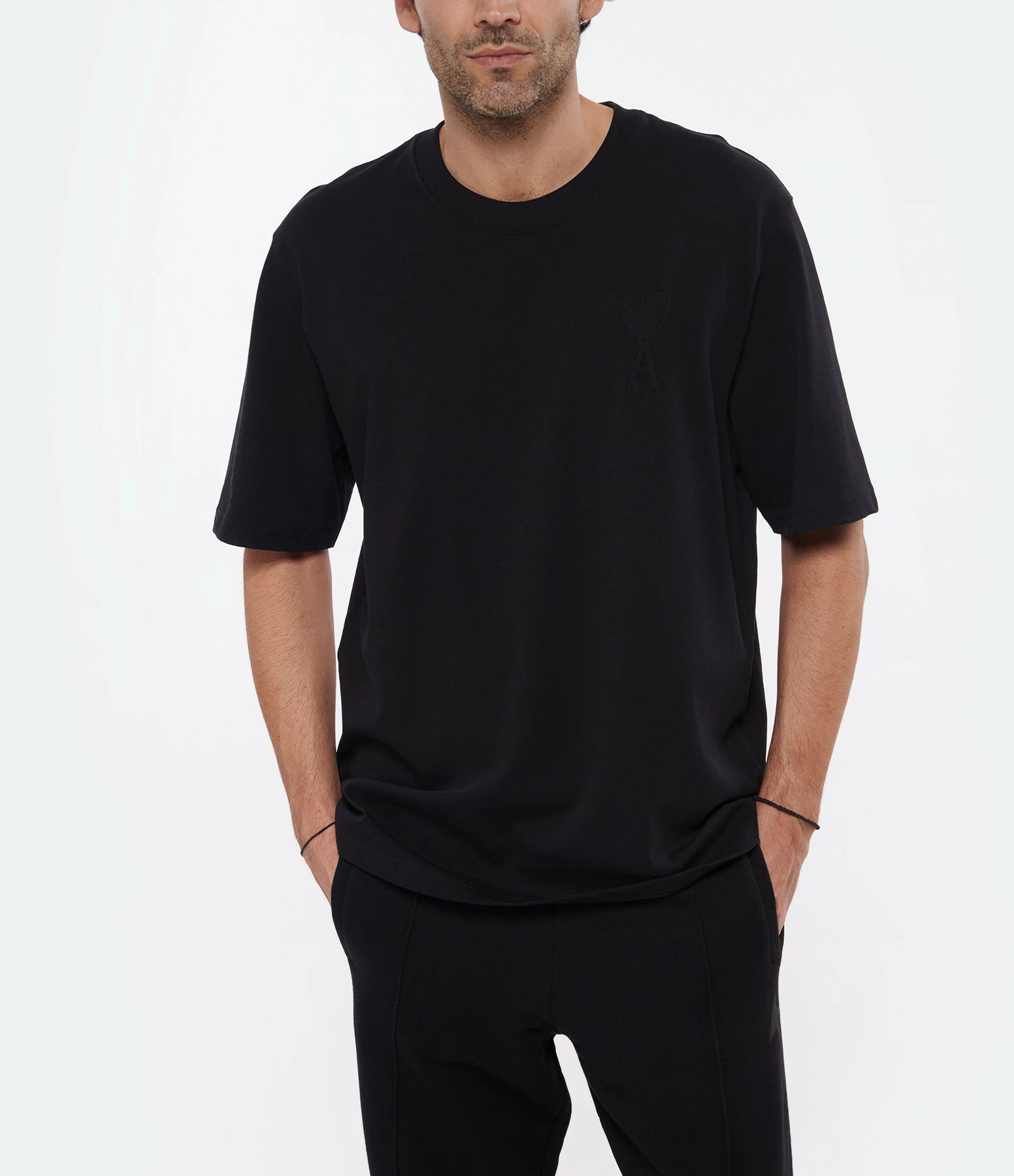 AMI PARIS Tee-shirt Unisexe Ami De Cœur Coton Biologique Noir 7 AMI PARIS Tee-shirt Unisexe Ami De Cœur Coton Biologique Noir – Image 5
