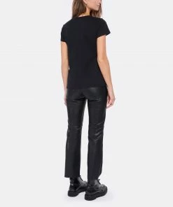 MAJESTIC FILATURES Tee-shirt Julia Col V Coton Noir 11 MAJESTIC FILATURES Tee-shirt Julia Col V Coton Noir -Boutique MAJESTIC FILATURES unnamed file 4052