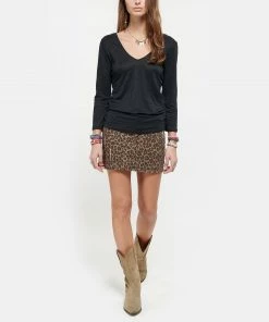 MAJESTIC FILATURES Tee-shirt Manches 3/4 Col V Lin Noir 8 MAJESTIC FILATURES Tee-shirt Manches 3/4 Col V Lin Noir -Boutique MAJESTIC FILATURES unnamed file 4218