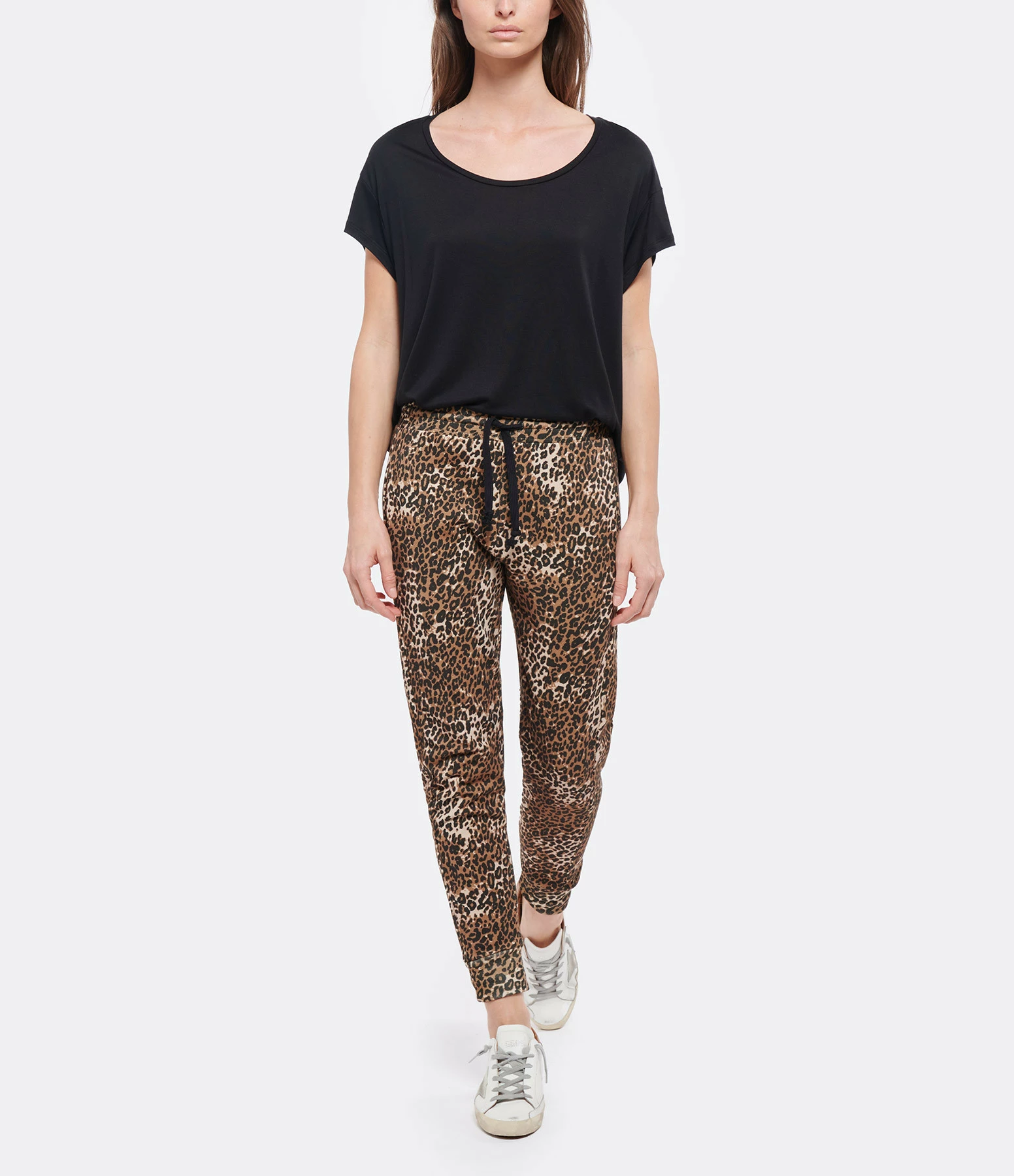 JEANNE VOULAND Tee-shirt Bach Col Rond Lyocell Noir 9 JEANNE VOULAND Tee-shirt Bach Col Rond Lyocell Noir – Image 7