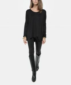 MARGAUX LONNBERG Tee-shirt Ines Noir -Boutique MAJESTIC FILATURES unnamed file 4331