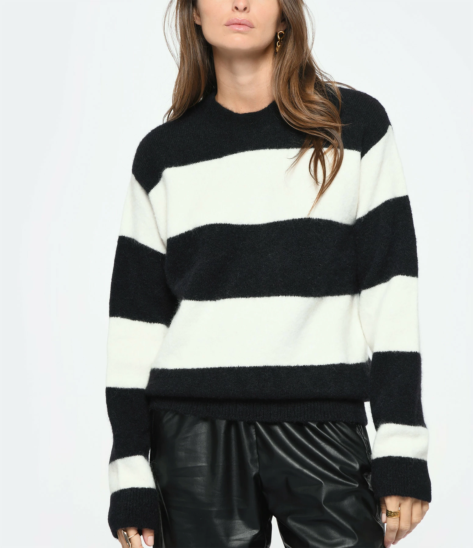 A.P.C. Pull Suzie Alpaga Noir 4 A.P.C. Pull Suzie Alpaga Noir – Image 2