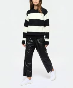 A.P.C. Pull Suzie Alpaga Noir 8 A.P.C. Pull Suzie Alpaga Noir -Boutique MAJESTIC FILATURES unnamed file 501