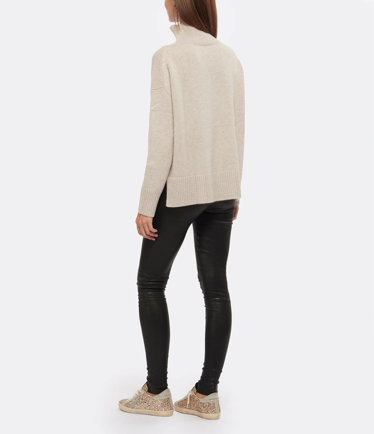 KUJTEN Pull Ulla Col Cheminé Oversize Cachemire Avoine 7 KUJTEN Pull Ulla Col Cheminé Oversize Cachemire Avoine – Image 5