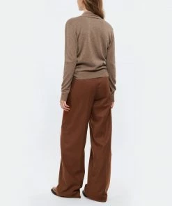 MAJESTIC FILATURES Pull Cache-cœur Cachemire Ficelle -Boutique MAJESTIC FILATURES unnamed file 986 scaled